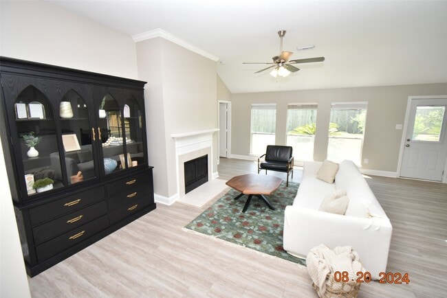 Building Photo - 3806 Vinecrest Dr Rental