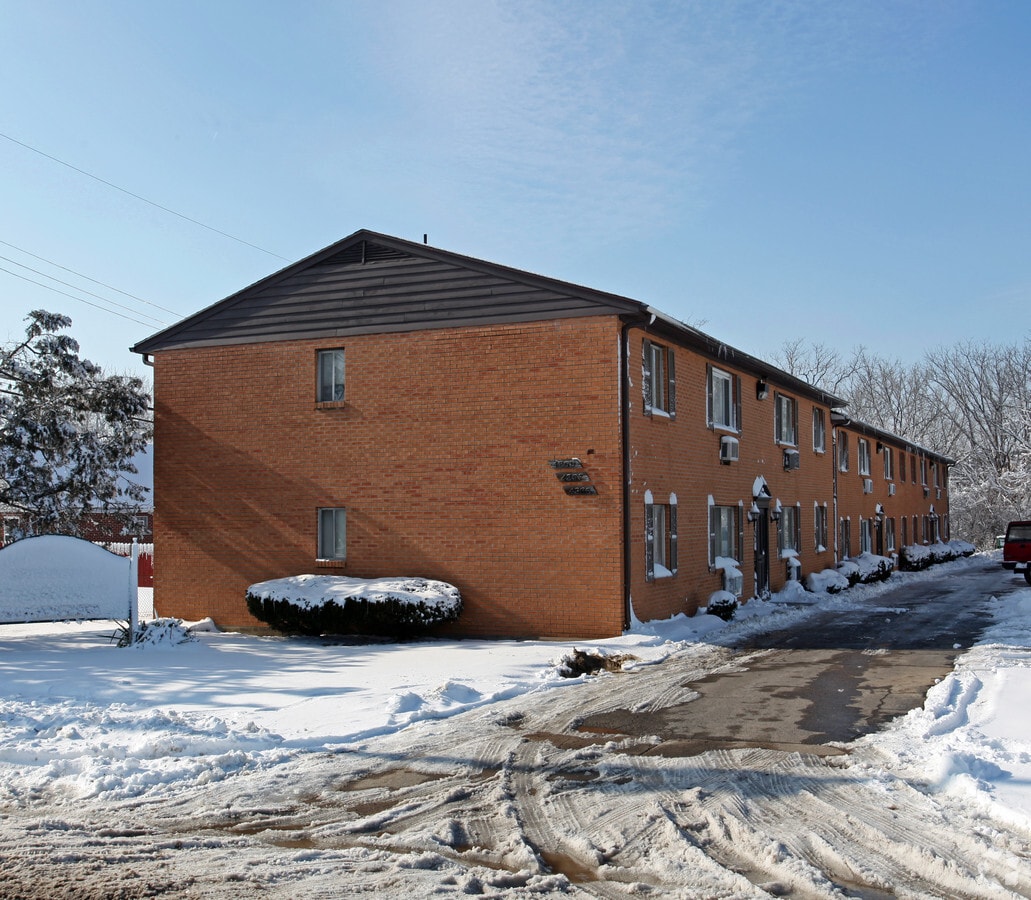 Salem Park Apartments - Salem Park Apartments