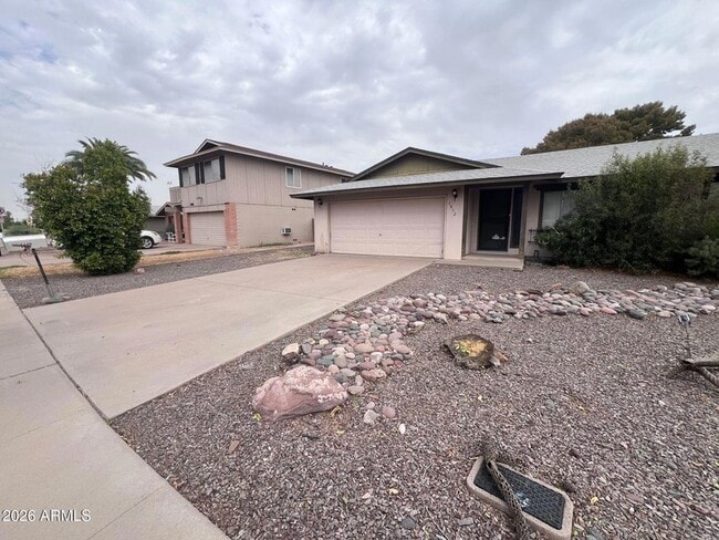 Photo - 1412 E Redfield Rd