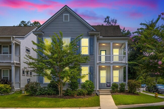 Impressive home in Oakfield loaded with up... - Impressive home in Oakfield loaded with up...