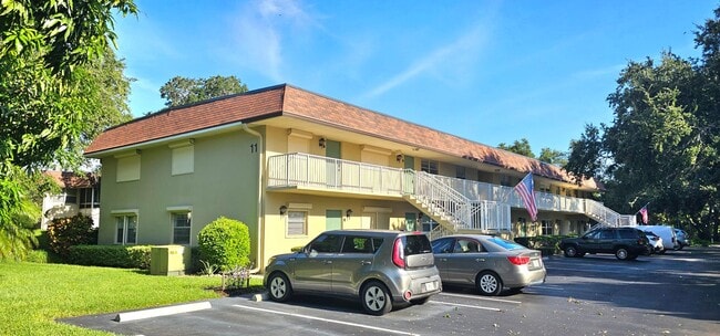 Building Photo - Riverfront Community with Resort Ammenities. 2/2 second Floor.