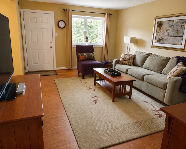 Photo - 221 Arbour Ct