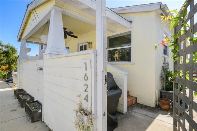 Building Photo - **Spacious and Bright Canyon Retreat in the Heart of South Park**