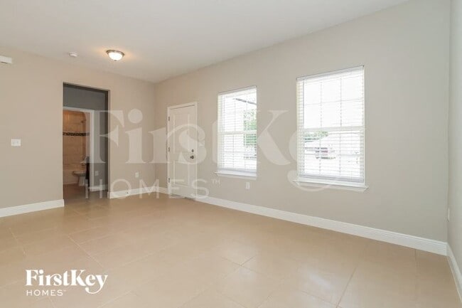 Photo - 568 Hummingbird Ct