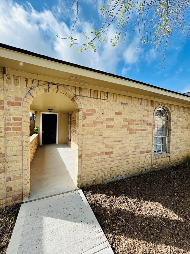 Photo - 16207 Camino Del Sol Dr