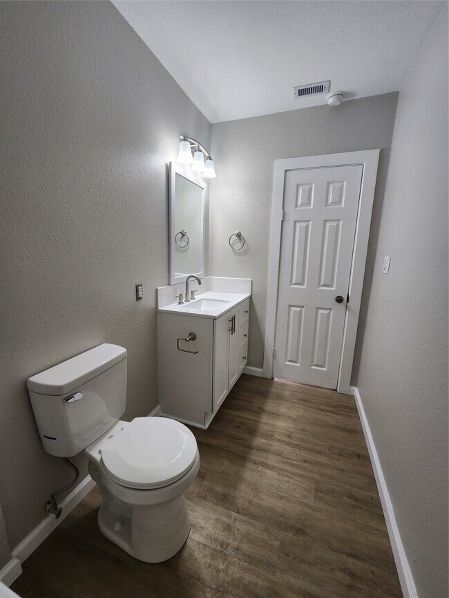 Photo - 138 W Marion St