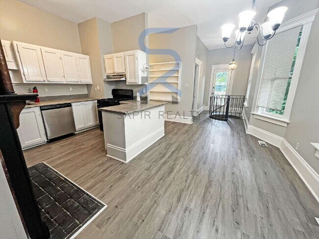 Photo - Move in before October 31st and get a $250... Unit B