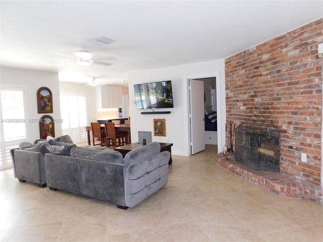 Photo - 108 NE 30th St