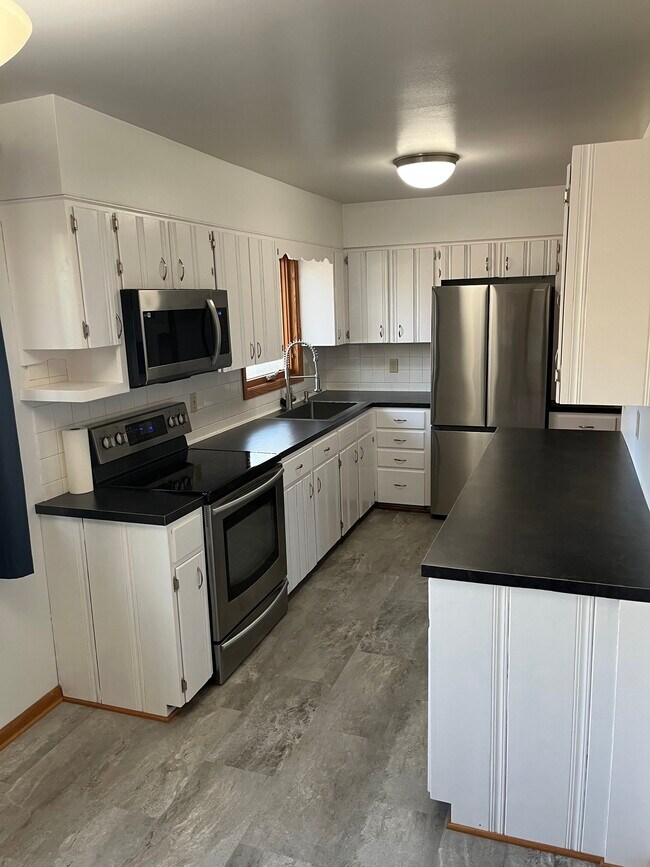 Photo - 1004 Pflaum Rd