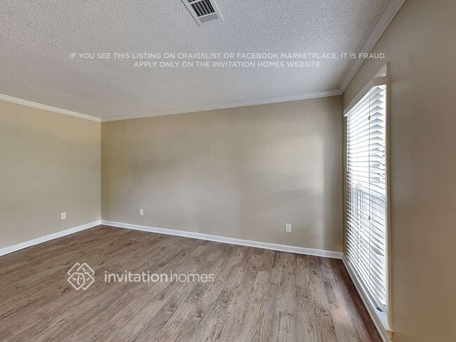 Photo - 2850 Carnegie Way SW