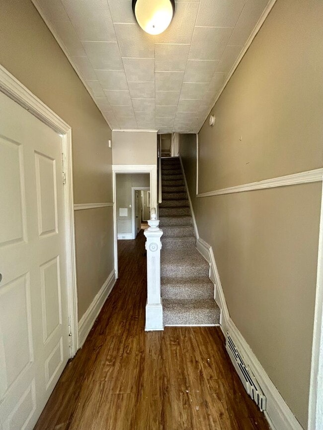 Photo - 5-bedroom Allison hill.