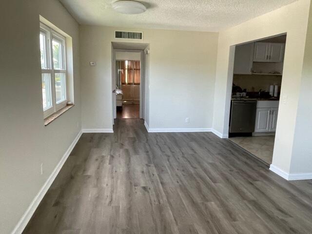 Photo - 480 Burgundy N