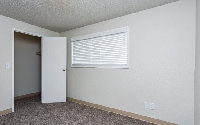 Photo - 3218 S Monroe St Unit 1x1