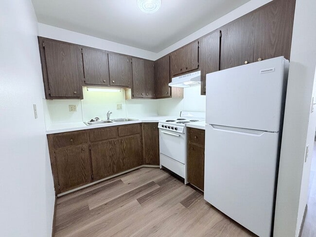 Photo - Freedom Ring Apartments