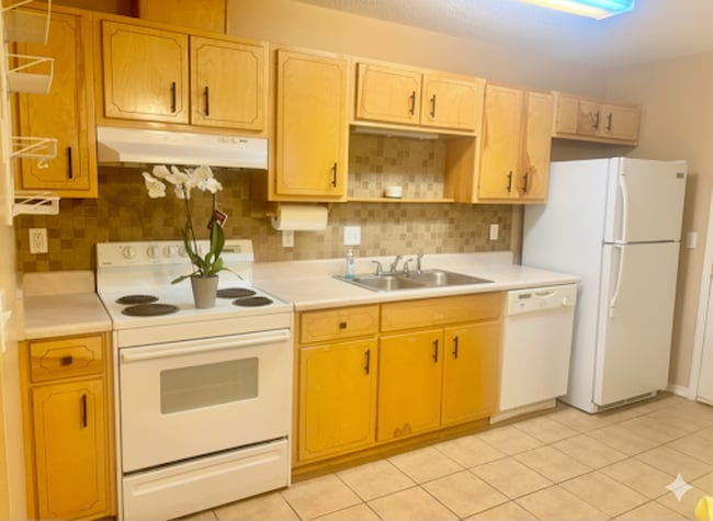 Photo - Two Bedroom Unit in Bustling 9 Mile Area i...