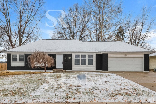 Building Photo - Enjoy living the good life in this 3 bedro... Rental