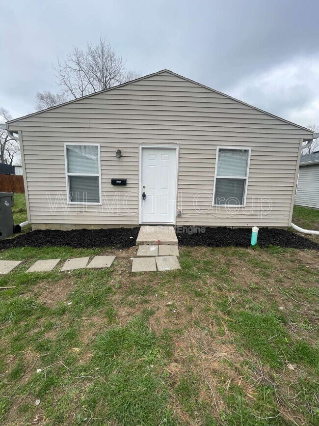 Building Photo - 2045 N Dearborn St