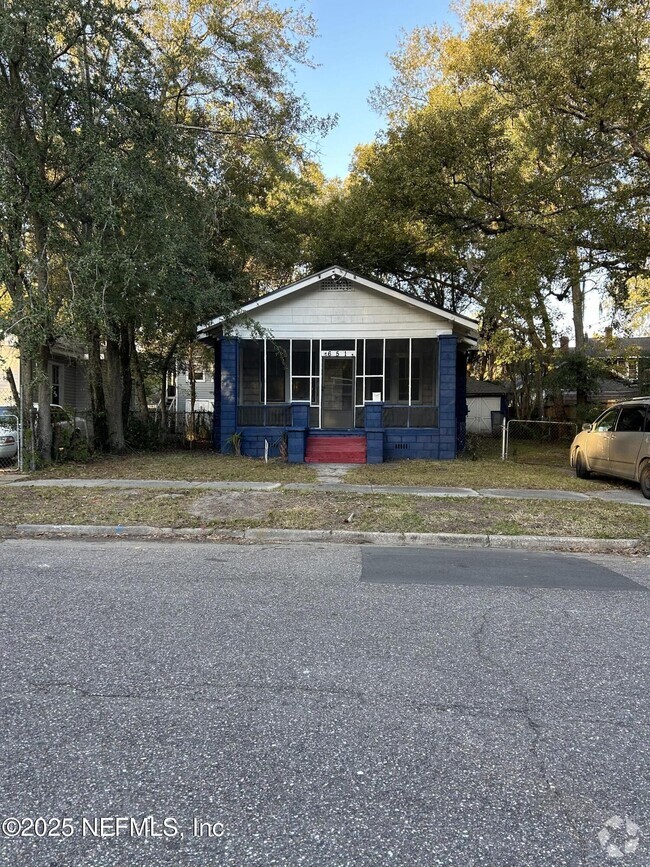 Building Photo - 651 Basswood St Rental