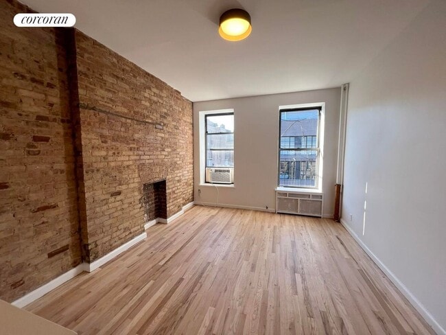 Building Photo - 139 W 83rd St