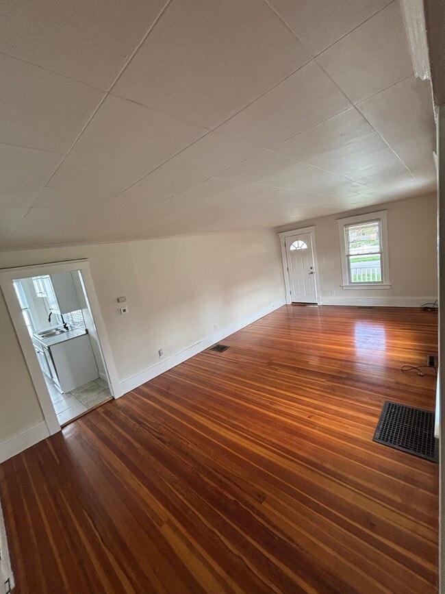 Building Photo - 87 Highland Ave Unit 1st floor