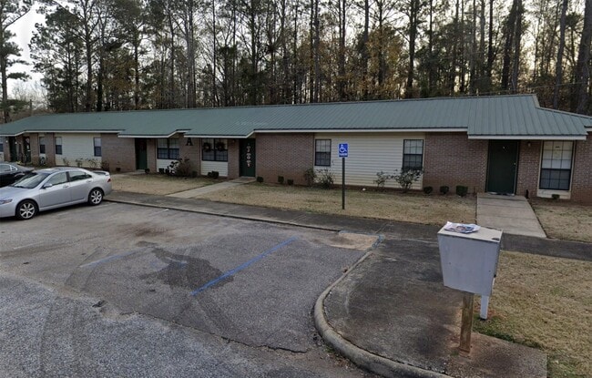 Photo - 525 Lee Rd 379