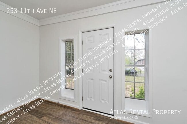 Photo - 253 11th Ave NE