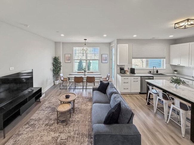 Photo - 28411 Torch Pkwy Unidad SI ID1502223P