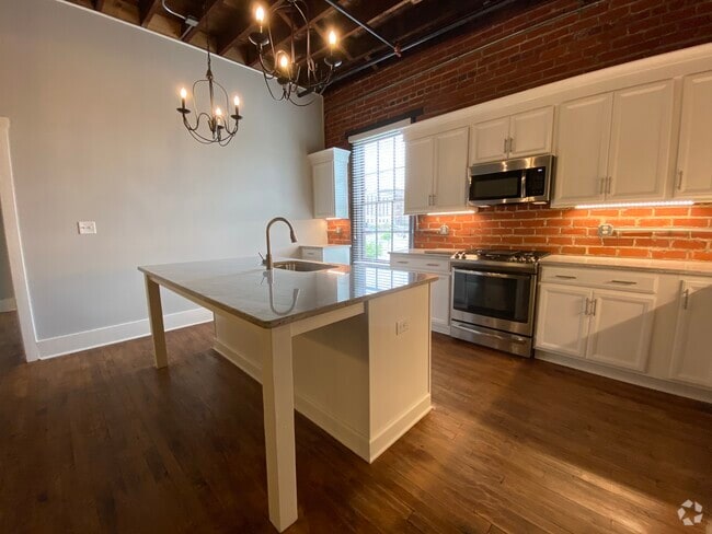 Building Photo - 1200 Commerce St Unit #3 Rental