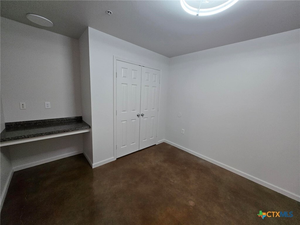 Photo - 1037 W Court St Unidad B