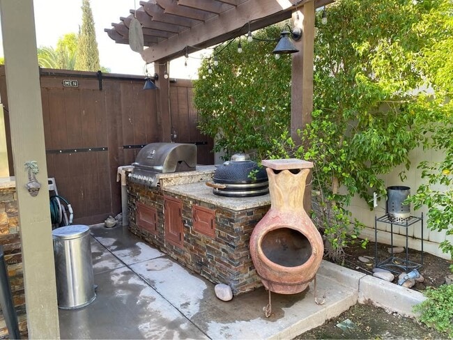 Photo - 1282 Riverview Ave