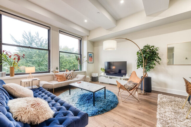 Building Photo - 150 S Independence Mall W Rental