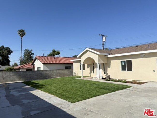 Photo - 1221 N Azusa Ave Condo