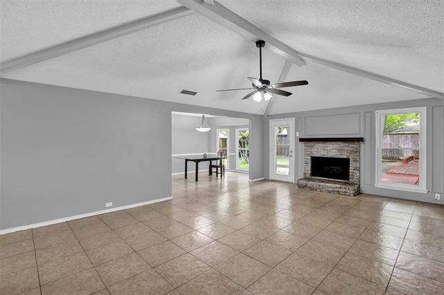 1113 Roaring Springs Dr