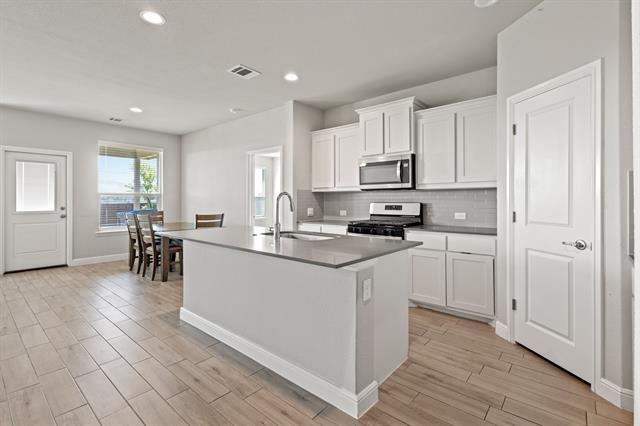 Photo - 204 Dunmore Dr