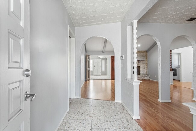 Photo - 2732 Parkhaven Dr