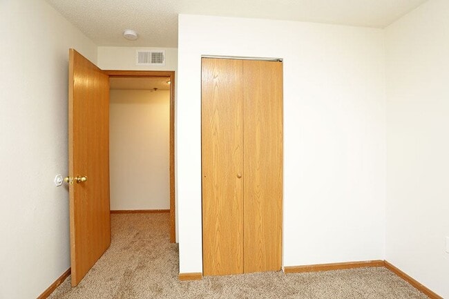 THE ARBORS APARTMENTS