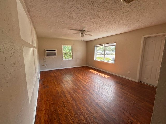 Photo - 1901 N Kepler Rd
