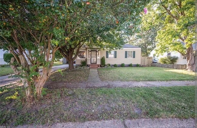 Building Photo - 3469 Bessie St Unit B