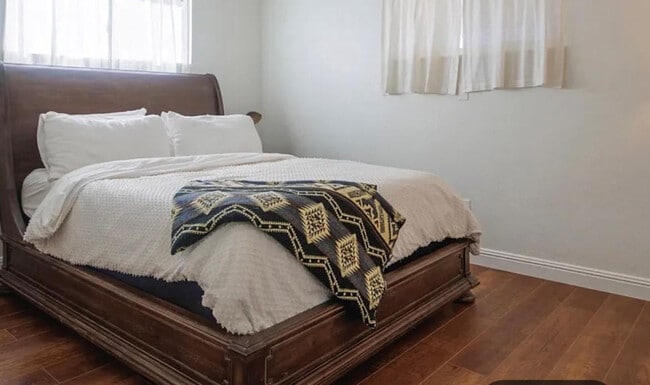 Photo - 3547 E Meadowbrook Ave