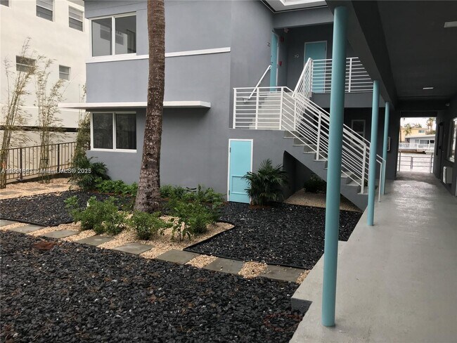 Photo - 8260 Byron Ave Unit 13