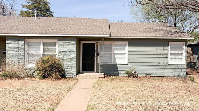 Building Photo - 2420 33rd St Unit 2420 33rd St. A