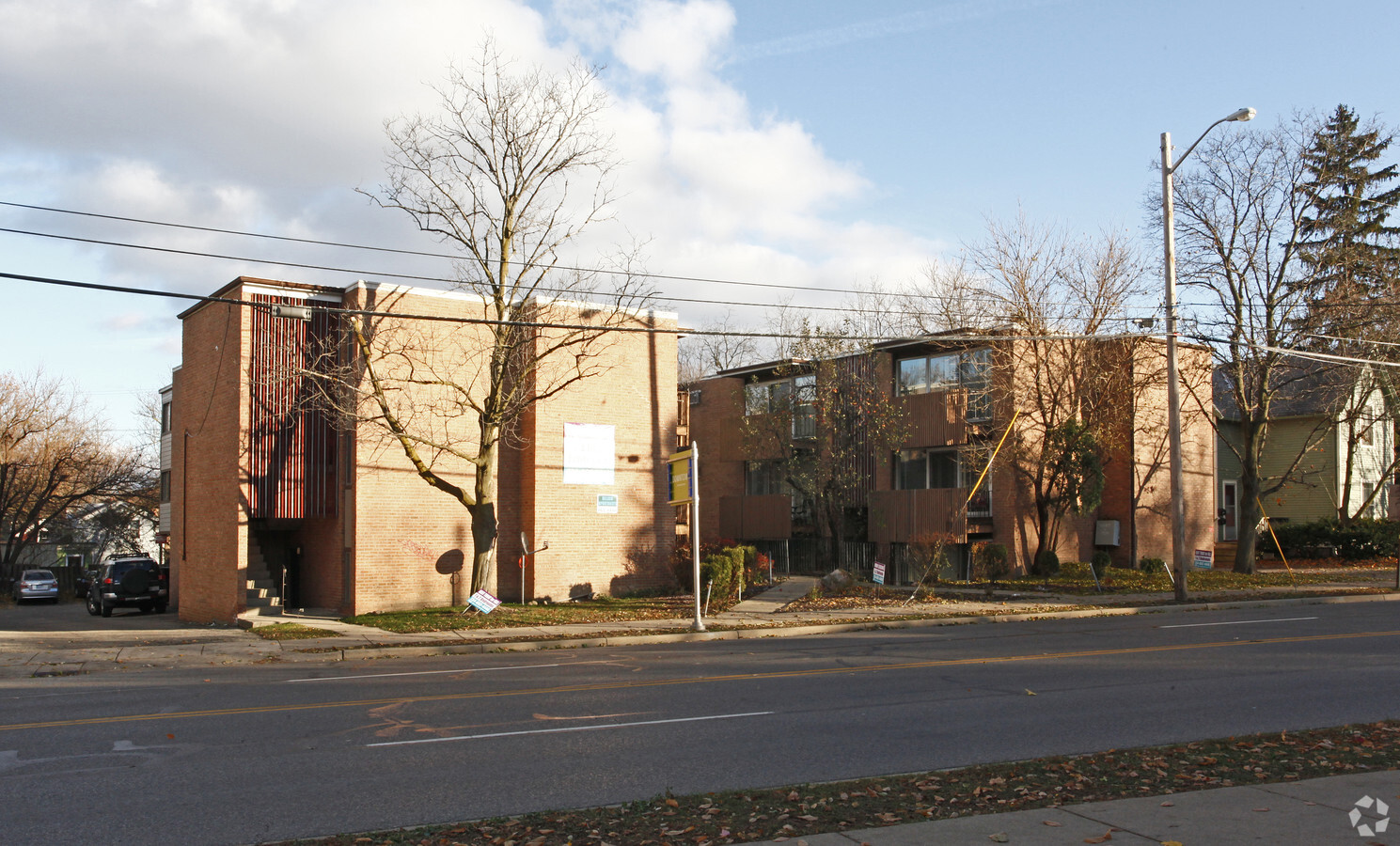 Primary Photo - 813 S Main St Apartments