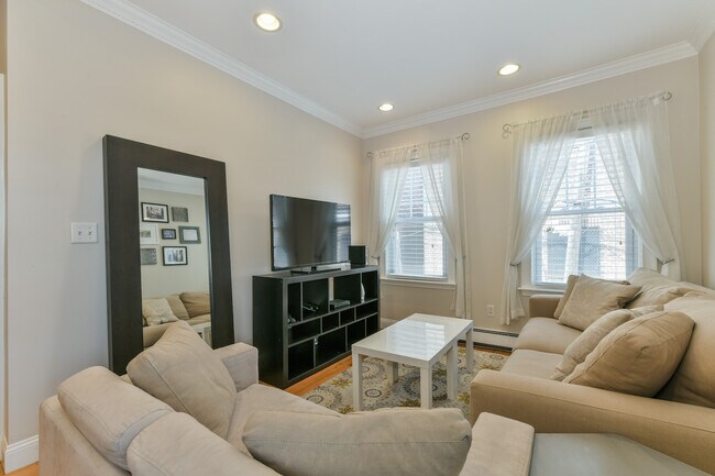 Photo - 277 Silver St Unidad 2