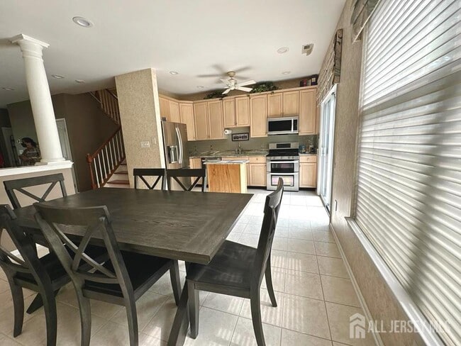 Photo - 1304 Dahlia Cir