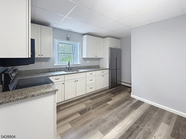174 Main St Unit 2R