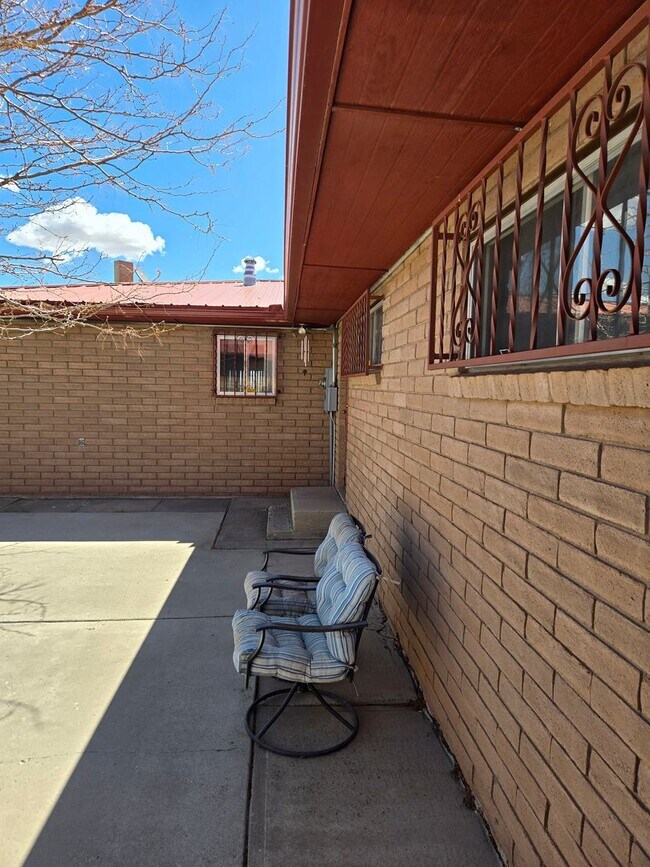 Photo - Spacious 3- Bedroom 3-Bathroom in Thoreau