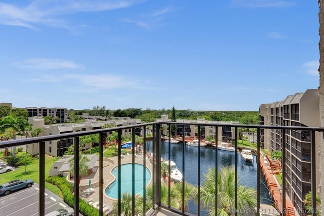 Photo - 12 Royal Palm Way Unit 6020