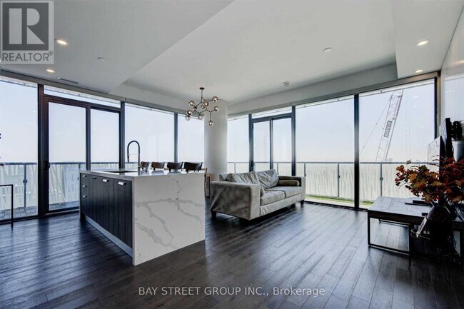 Photo - 50 Charles St E Unit Lph5202
