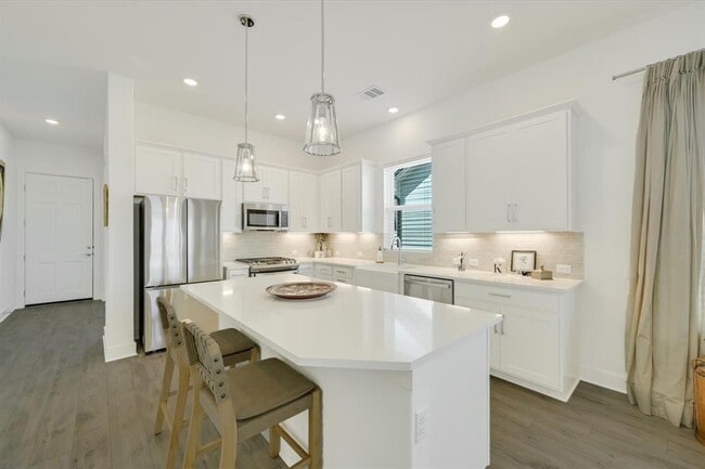 111 Breda Ave