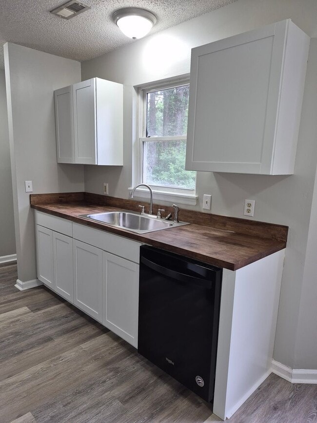 Photo - NEW LISTING!